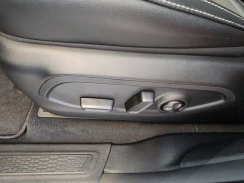 New 2023 Jeep Grand Cherokee L Laredo image 13