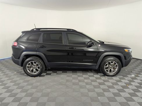 Used 2022 Jeep Cherokee Trailhawk image 4