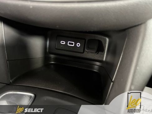 Used 2024 Chevrolet Equinox LT FWD image 25