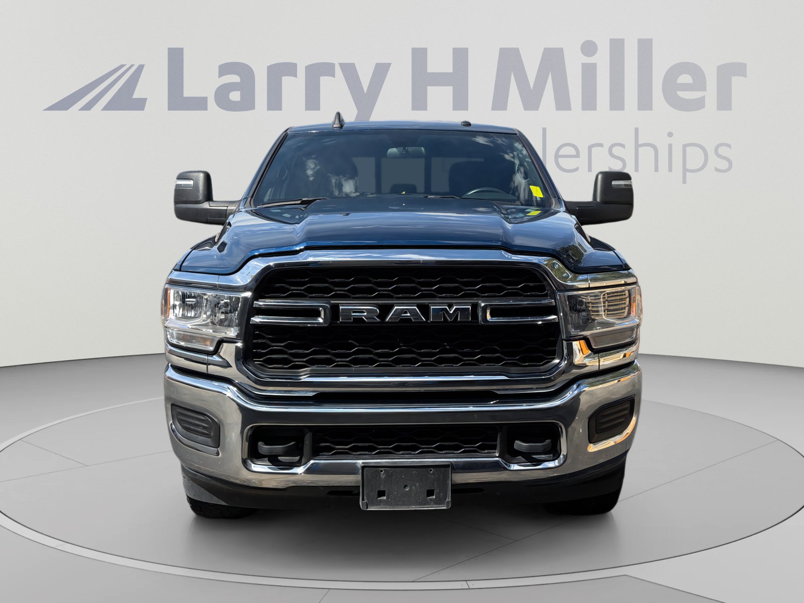 Used 2024 RAM 2500 Tradesman w/ Chrome Appearance Group AWD/4WD image 8