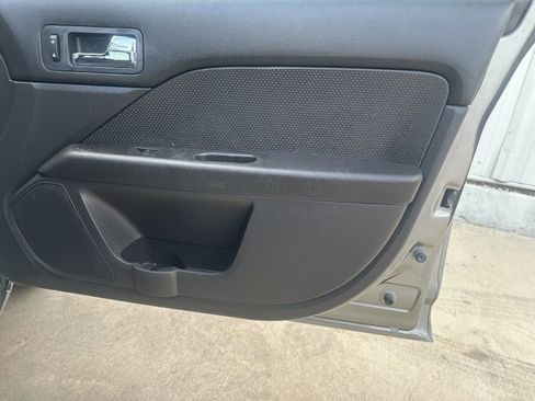 Used 2009 Ford Fusion SEL image 17