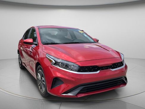 Used 2023 Kia Forte LXS FWD image 4