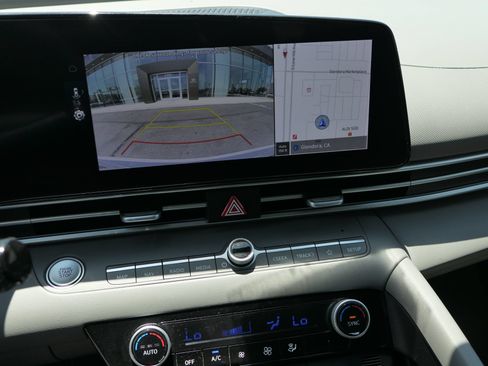 Certified 2024 Hyundai Elantra SEL FWD image 20