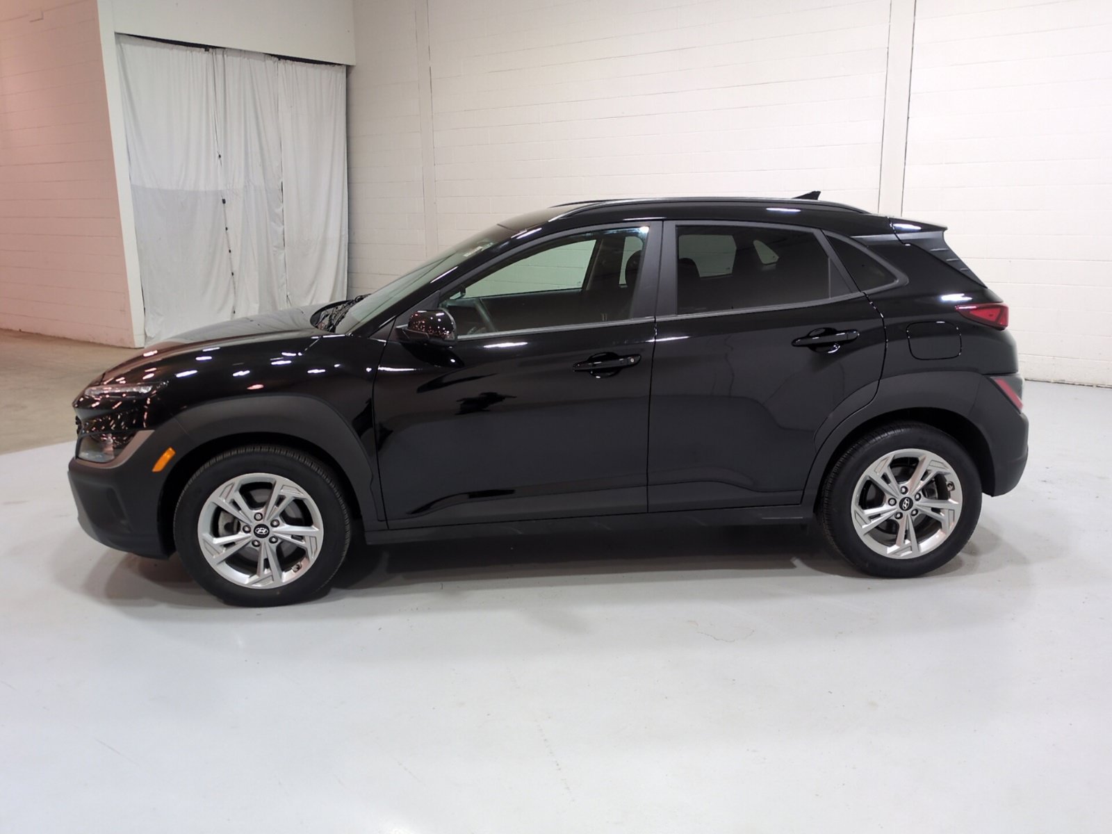 Certified 2023 Hyundai Kona SEL w/ Cargo Package AWD/4WD image 6