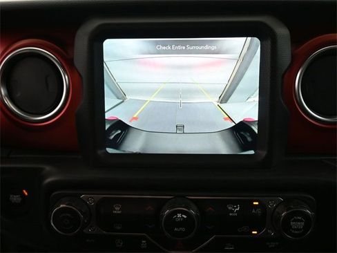 Used 2023 Jeep Gladiator Rubicon image 32