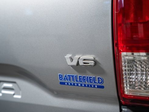 Used 2017 Toyota Tacoma SR5 image 8