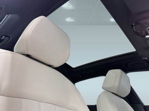 Used 2025 BMW i5 M60 w/ Executive Package image 25