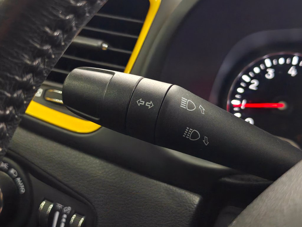 Used 2016 Jeep Renegade Latitude FWD image 31