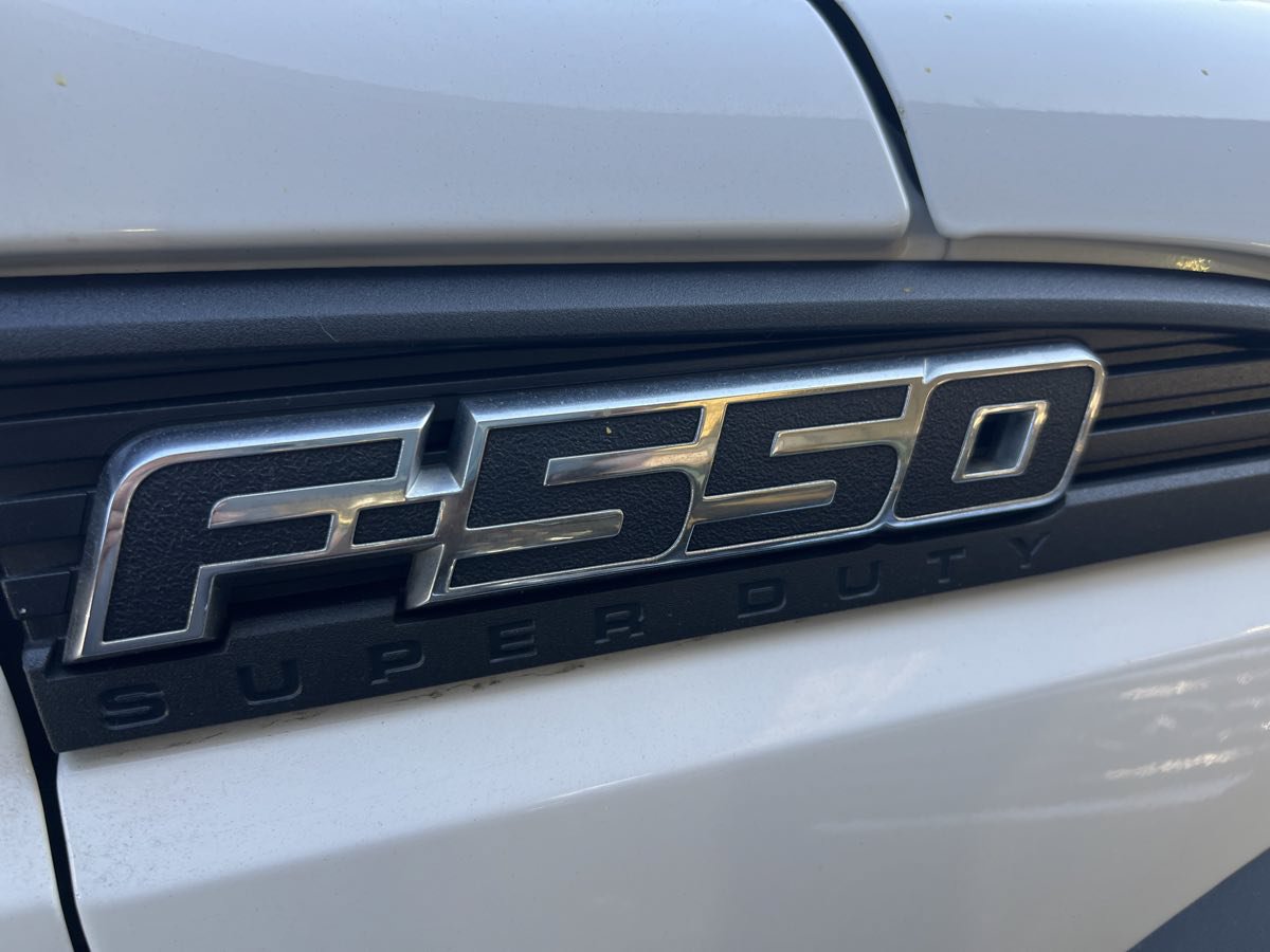 Used 2014 Ford F550 2WD Crew Cab Super Duty image 19