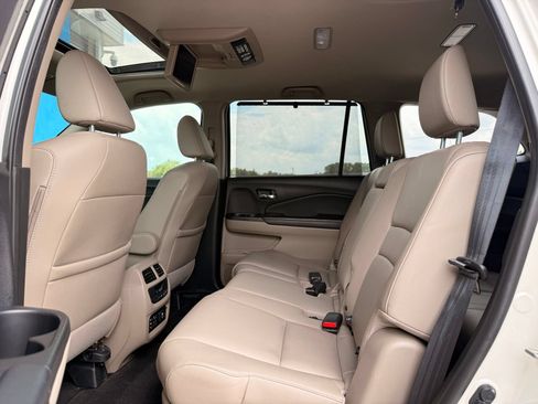 Used 2018 Honda Pilot Touring image 19