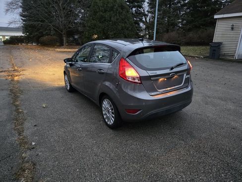 Used 2014 Ford Fiesta Titanium image 5