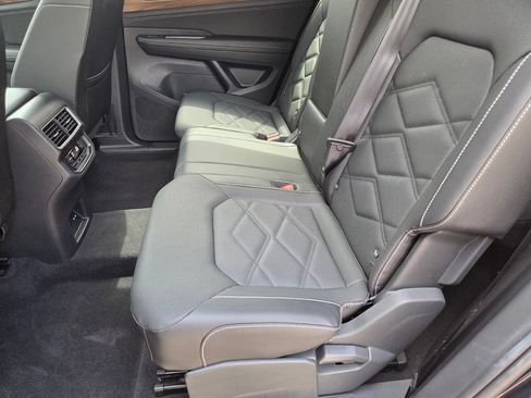 Used 2026 Volkswagen Atlas SE AWD/4WD image 23