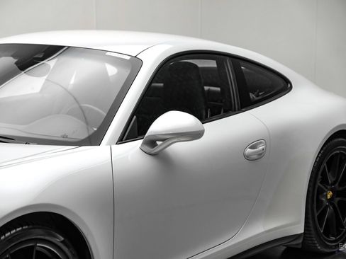 Used 2015 Porsche 911 Carrera GTS RWD image 26