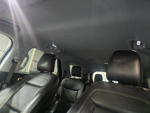 Used 2023 Ford Explorer XLT w/ Equipment Group 202A AWD/4WD image 21