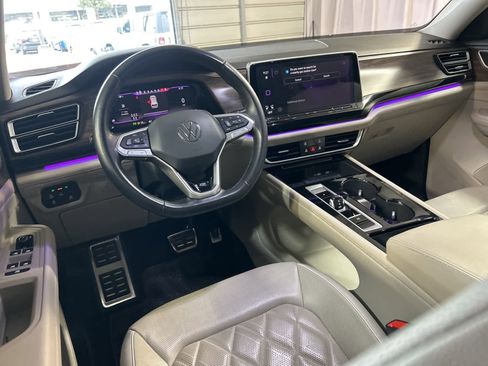 Used 2024 Volkswagen Atlas SEL Premium R-Line image 23
