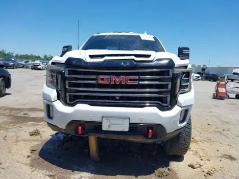 Used 2022 GMC Sierra 2500 AT4 w/ AT4 Preferred Package AWD/4WD image 9