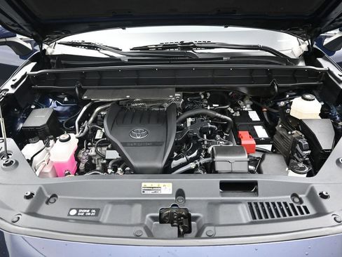 Used 2023 Toyota Highlander XLE image 39