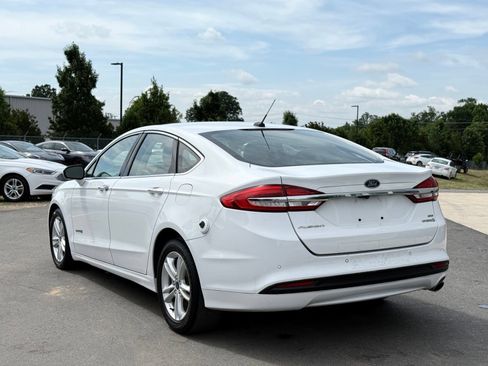 Used 2018 Ford Fusion SE w/ Equipment Group 602A FWD image 9