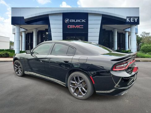 Used 2022 Dodge Charger SXT w/ Blacktop Package RWD image 4