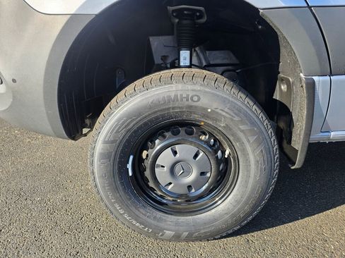 New 2026 Mercedes-Benz Sprinter 2500 image 10