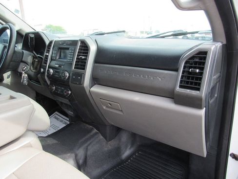 Used 2018 Ford F250 XL w/ Power Equipment Group RWD image 15