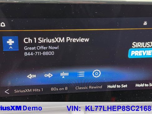 Used 2025 Chevrolet Trax LT FWD image 28