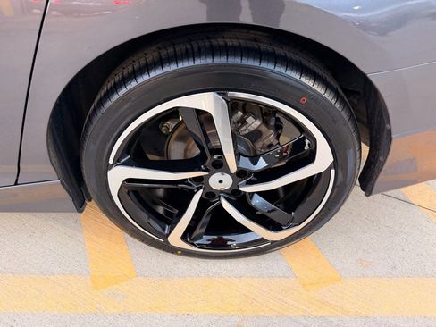 Certified 2018 Honda Accord Sport image 29