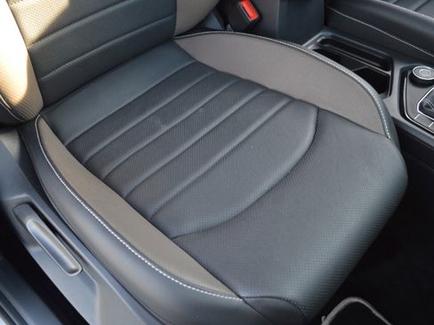 Used 2022 Volkswagen Taos SEL image 73