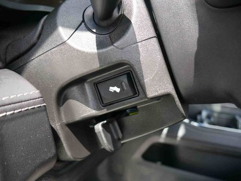 New 2025 RAM 3500 Limited AWD/4WD image 33