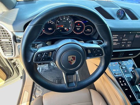 Used 2019 Porsche Cayenne AWD image 39