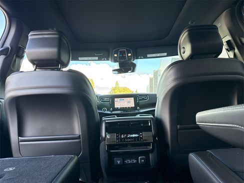 New 2025 Jeep Wagoneer Series II image 11