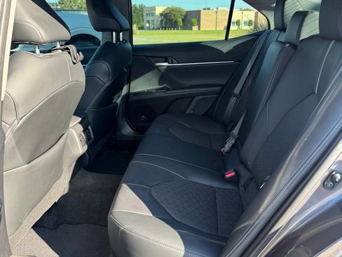 Used 2022 Toyota Camry XSE image 11