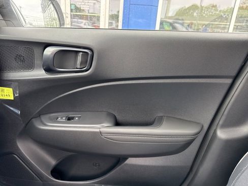 Certified 2025 Hyundai Venue Limited image 42