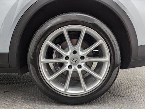 Used 2021 Porsche Cayenne image 30