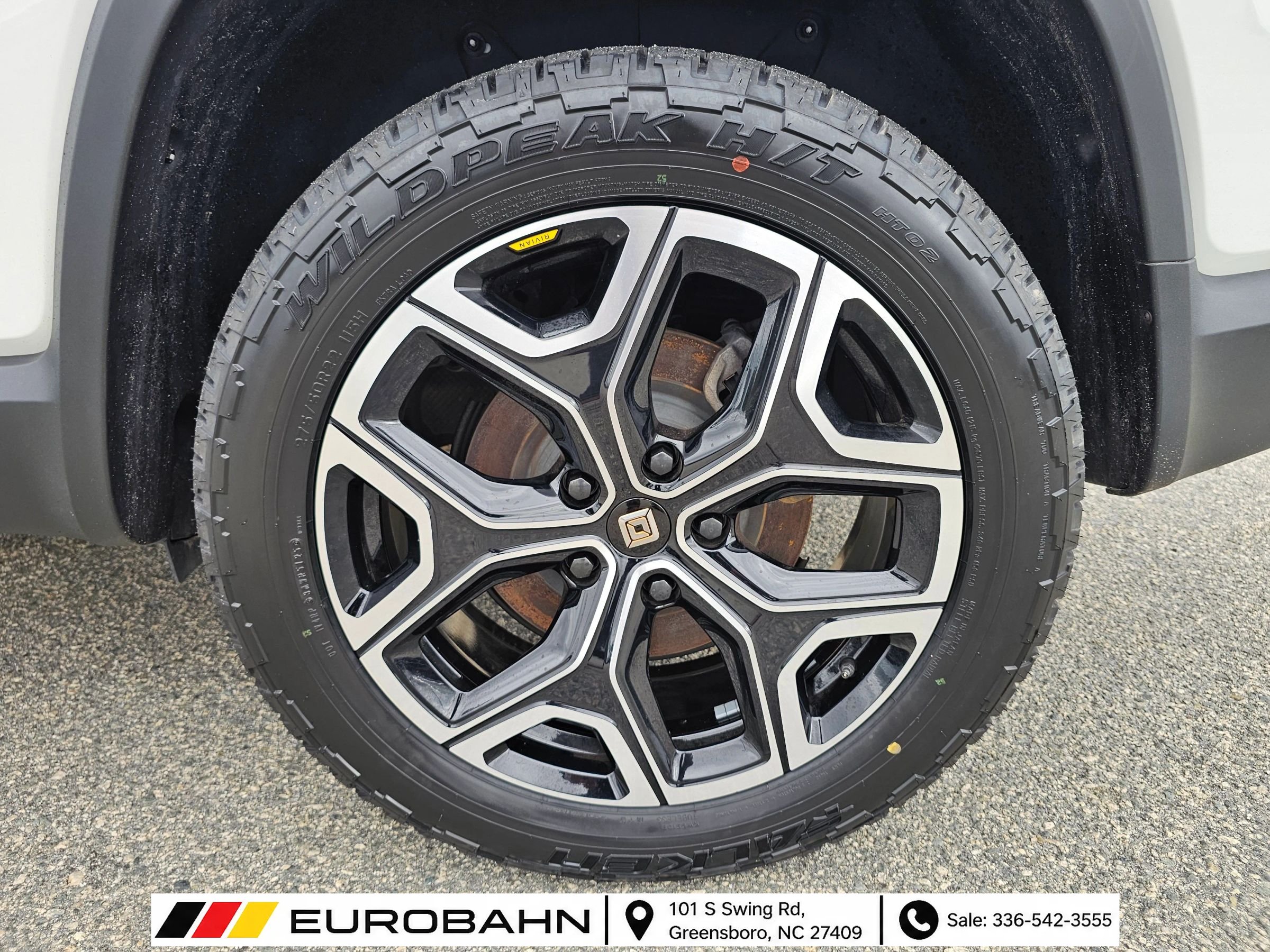 Used 2025 Rivian R1S Adventure Dual AWD/4WD image 34