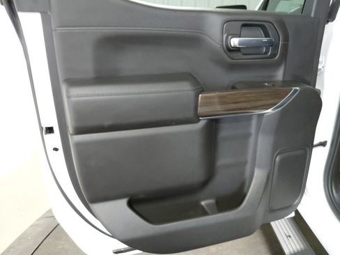 Certified 2020 Chevrolet Silverado 1500 RST AWD/4WD image 17