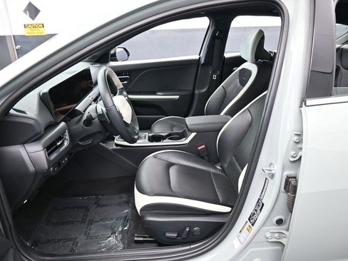 Used 2025 Kia K4 GT-Line w/ GT-Line Premium Package FWD image 11