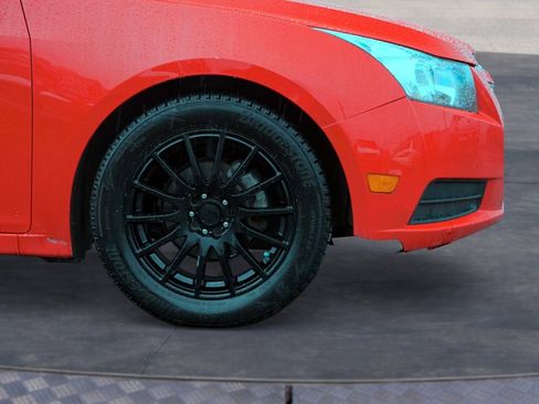 Used 2014 Chevrolet Cruze Eco image 9