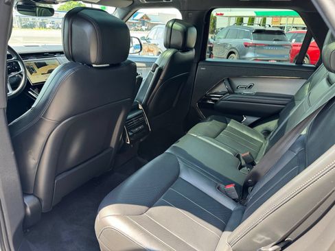 Used 2025 Land Rover Range Rover Sport SE AWD/4WD image 26