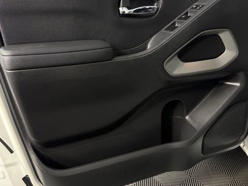 Used 2022 Nissan Frontier SV image 22