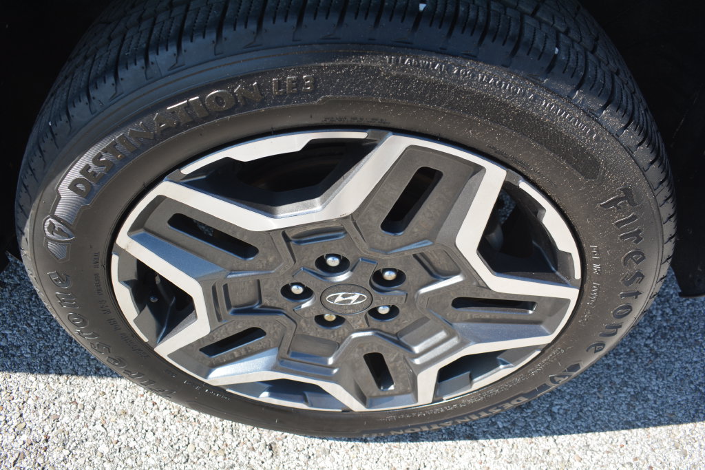 Used 2023 Hyundai Santa Fe Limited AWD/4WD image 28