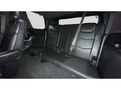 Used 2019 Cadillac Escalade Platinum AWD/4WD image 17