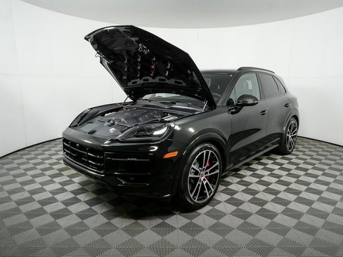 New 2026 Porsche Cayenne GTS image 36