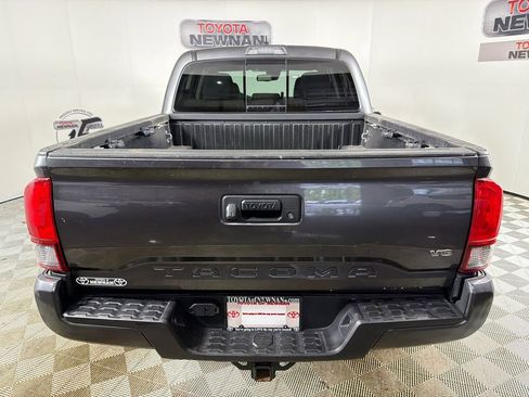 Used 2022 Toyota Tacoma SR5 w/ Technology Package image 4
