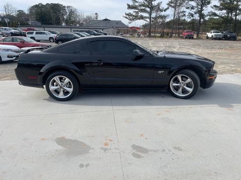 Used 2006 Ford Mustang GT Premium image 9