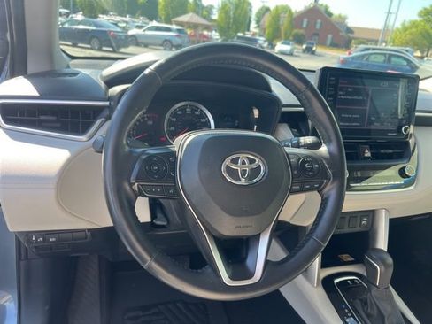 Used 2022 Toyota Corolla Cross LE image 16