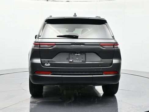 New 2025 Jeep Grand Cherokee Altitude image 7