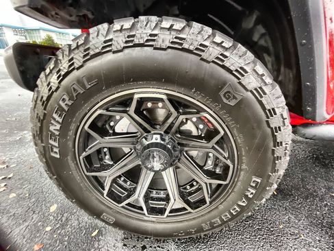 Used 2020 Jeep Wrangler Unlimited Sahara image 32