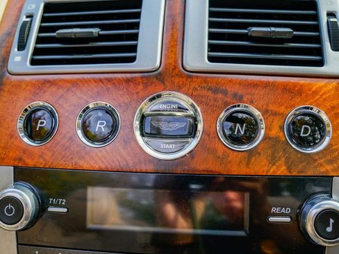 Used 2015 Aston Martin DB9 Volante image 41