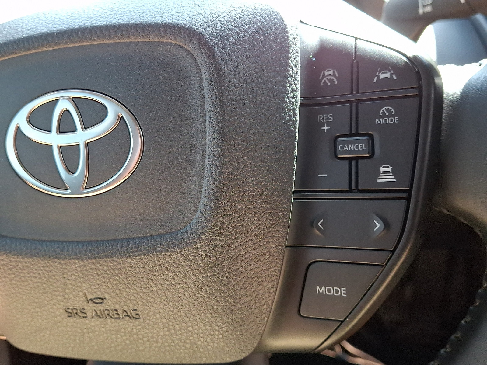 Used 2024 Toyota Prius LE AWD/4WD image 21